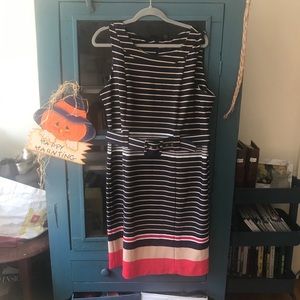 ILE sleeveless dress with belt